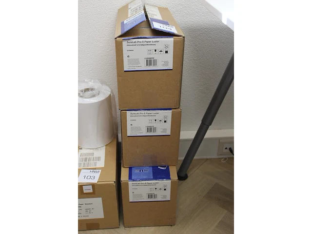 Zes rollen fotopapier (luster afwerking) epson formaat 203mm breed en 65 meter lang. - afbeelding 2 van  3