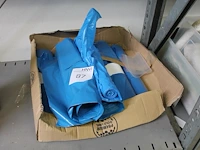 Zes rollen vuilniszakken blauw. - afbeelding 1 van  1