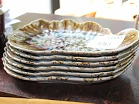 Zes schalen in bladvorm en lengte ca. 29 cm. - afbeelding 1 van  2
