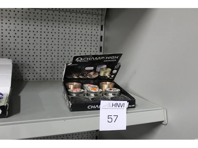 Zes specerij-kruiden grinders - afbeelding 1 van  1
