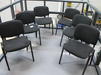 Zes stapelbare magazijnstoelen. - afbeelding 1 van  2