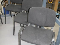 Zes stapelbare magazijnstoelen. - afbeelding 2 van  2