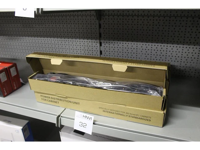 Zes stekkerdozen rohs type pdu, 8 ports en 1u switch - afbeelding 1 van  2