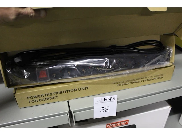 Zes stekkerdozen rohs type pdu, 8 ports en 1u switch - afbeelding 2 van  2