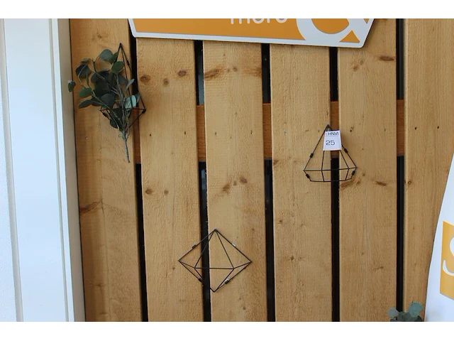 Zes stuks wanddraaddecoratie. - afbeelding 1 van  3