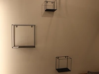 Zes wandraaddecoratie in diverse afmetingen waaronder 30 x 15 x 30 cm. - afbeelding 1 van  5
