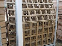 Zestien houten tuinschermen in metalen bok wo 90 x 180 en 180 x 180 cm. let op: exclusief metalen bok. - afbeelding 3 van  3