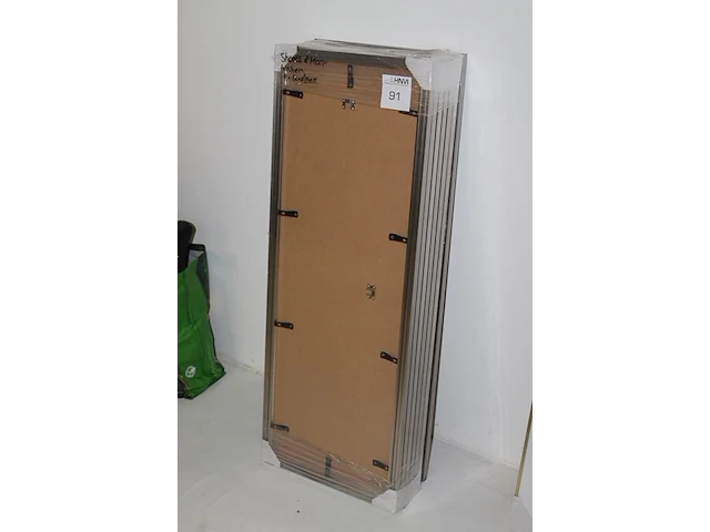 Zeven aluminiumkleurige fotolijsten 35 x 10 cm. - afbeelding 2 van  2