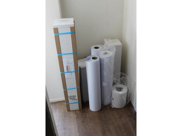 Zeven (deels aangebroken) rollen fotopapier rocket pe250 satin in diverse maten en uitvoeringen. - afbeelding 2 van  4