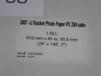 Zeven (deels aangebroken) rollen fotopapier rocket pe250 satin in diverse maten en uitvoeringen. - afbeelding 3 van  4