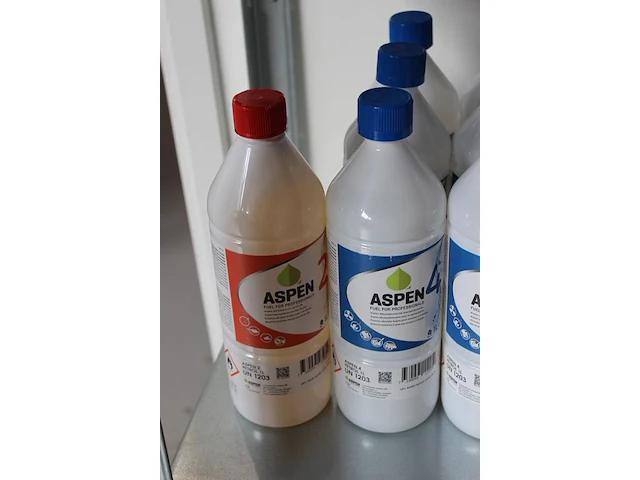 Zeven flessen aspen petrol 6x aspen4 1x aspen2 - afbeelding 2 van  2