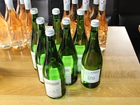 Zeven flessen gearomatiseerde drank op basis van wijn klosterkrone. - afbeelding 1 van  2