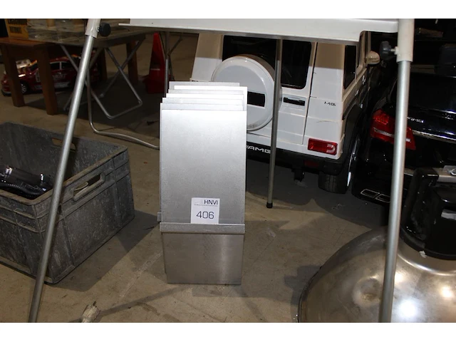 Zeven metalen standaards. hoogte 50 cm - afbeelding 1 van  2