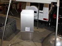 Zeven metalen standaards. hoogte 50 cm - afbeelding 1 van  2