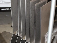 Zeven metalen standaards. hoogte 50 cm - afbeelding 2 van  2