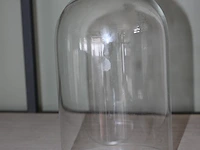Zeven stolpen met hoogte 20 cm. in kunststof krat. - afbeelding 2 van  2