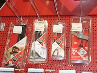 Zeven tegelzettersgereedschappen - afbeelding 1 van  4