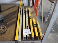 Zeven waterpassen in diverse maten en uitvoeringen. - afbeelding 1 van  2