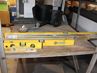 Zeven waterpassen in diverse maten en uitvoeringen. - afbeelding 2 van  2