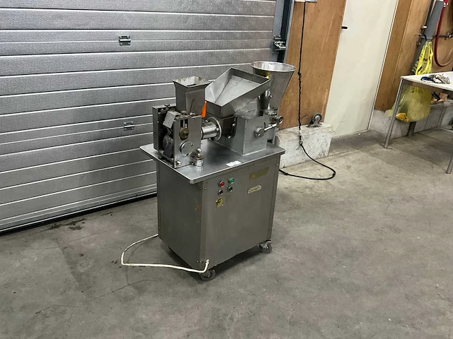 Zhong kou le automatische dumpling machine - afbeelding 1 van  7