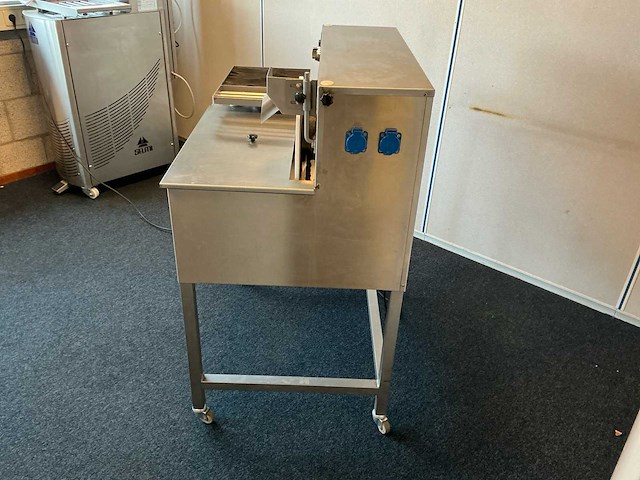 Zilco chocolade machine mouleermachine - afbeelding 11 van  16