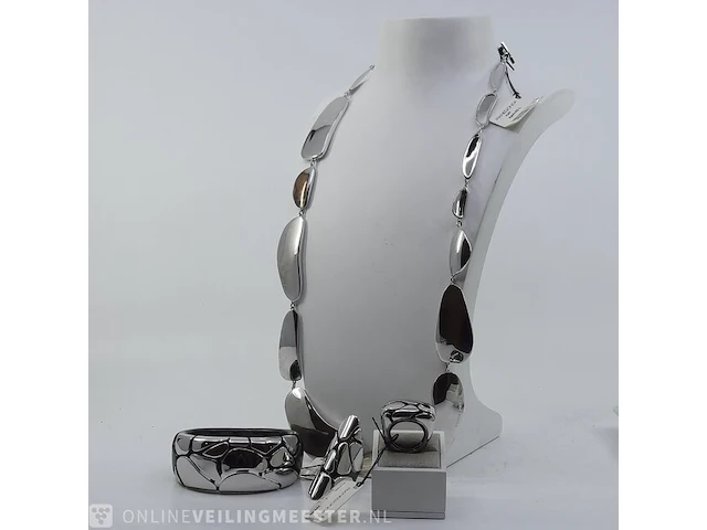 Zilveren ketting, armband en 2x ring - afbeelding 1 van  17