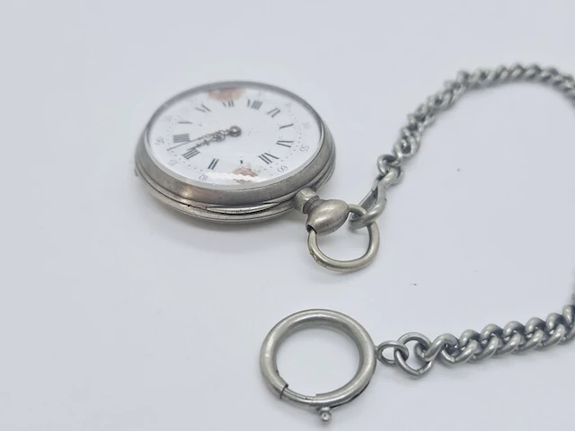 Zilveren mechanisch zakhorloge met ketting - afbeelding 3 van  6