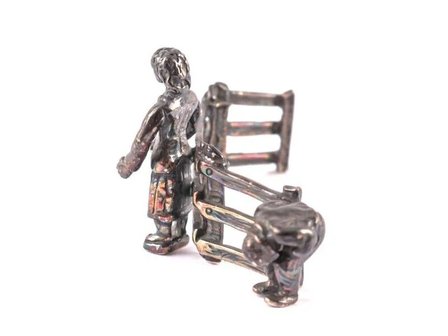 Zilveren miniatuur hek met man en vrouw - afbeelding 5 van  6