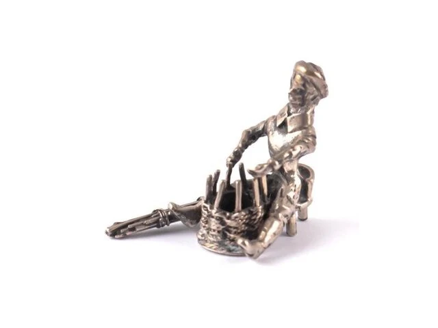 Zilveren miniatuur rietvlechter - afbeelding 3 van  4