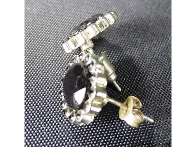 Zilveren?. oorsieraden met steen - afbeelding 2 van  3