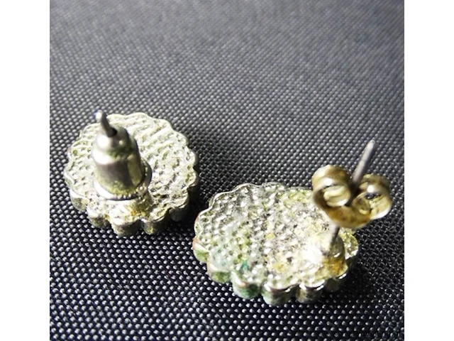 Zilveren?. oorsieraden met steen - afbeelding 3 van  3