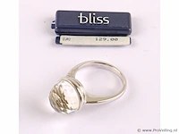 Zilveren ring met diamantje - afbeelding 1 van  11