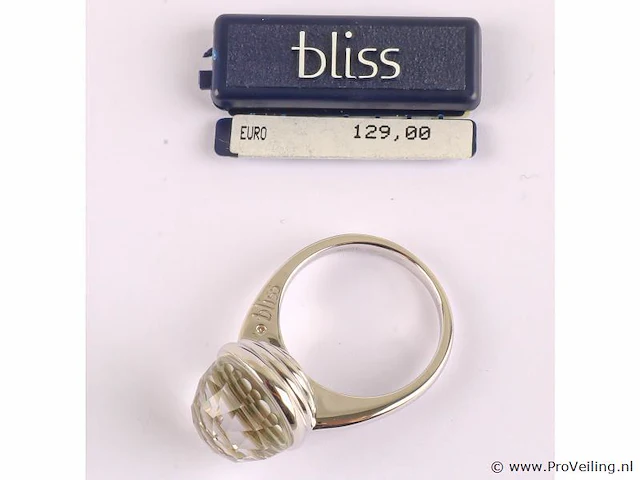 Zilveren ring met diamantje - afbeelding 4 van  11