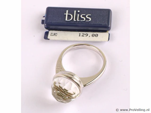 Zilveren ring met diamantje - afbeelding 6 van  11