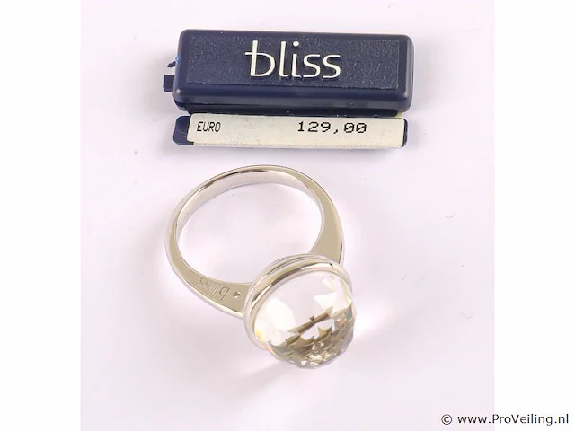 Zilveren ring met diamantje - afbeelding 7 van  11