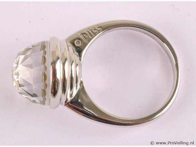 Zilveren ring met diamantje - afbeelding 9 van  11