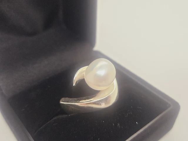 Zilveren ring met grote natuurlijke parel - afbeelding 2 van  7