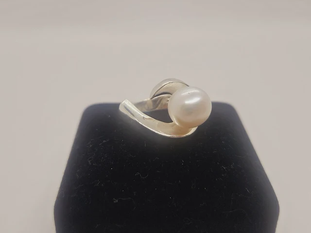 Zilveren ring met grote natuurlijke parel - afbeelding 4 van  7