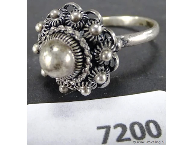 Zilveren?. ring - afbeelding 1 van  3