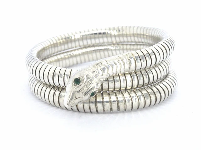 Zilveren serpent armband met groene oogjes - afbeelding 5 van  7