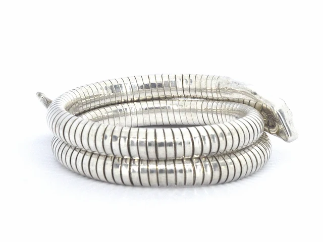 Zilveren serpent armband met groene oogjes - afbeelding 6 van  7