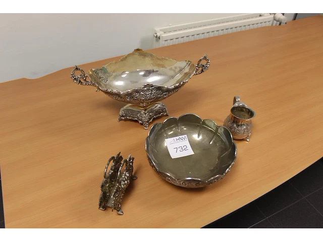 Zilverlook tafeldecoratie materialen - afbeelding 2 van  2
