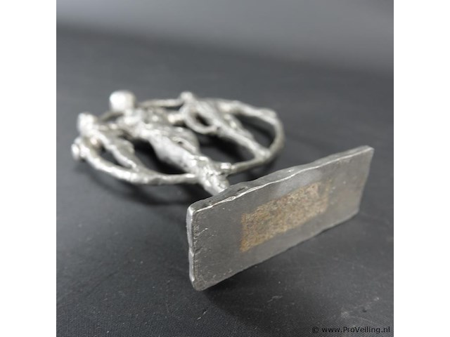 Zilvertinnen sculptuur - afbeelding 5 van  5