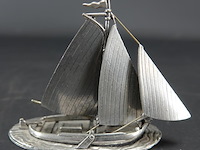 Zilvertinnen zeilboot - afbeelding 1 van  5