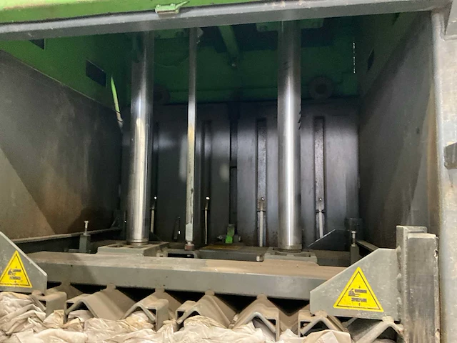 Zingerle c 2400/2600 afvalpers - afbeelding 8 van  18
