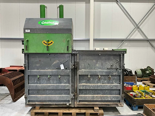 Zingerle c 2400/2600 afvalpers - afbeelding 11 van  18