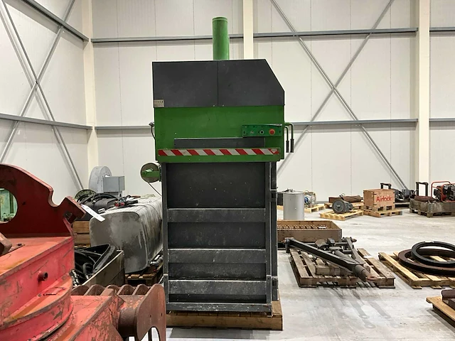 Zingerle c 2400/2600 afvalpers - afbeelding 13 van  18