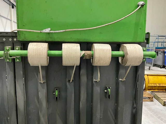 Zingerle c 2400/2600 afvalpers - afbeelding 16 van  18