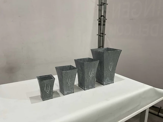 Zinken vazen set 4-delig (18x) - afbeelding 2 van  7