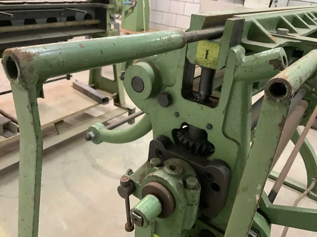 Zinkrollenbank met zet en kraalinrichting - afbeelding 8 van  10